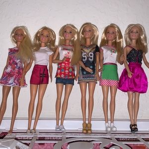 Bundle of 6 Barbies